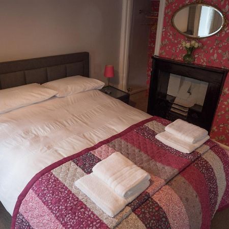 เชิร์ชเอนด์ ฟาร์ม เบด แอนด์ เบรกฟาสต์ Bed & Breakfast Slimbridge ภายนอก รูปภาพ