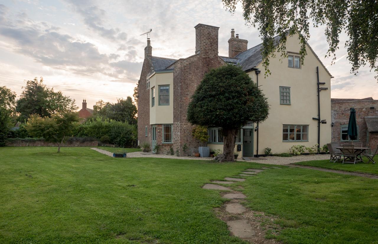 เชิร์ชเอนด์ ฟาร์ม เบด แอนด์ เบรกฟาสต์ Bed & Breakfast Slimbridge ภายนอก รูปภาพ