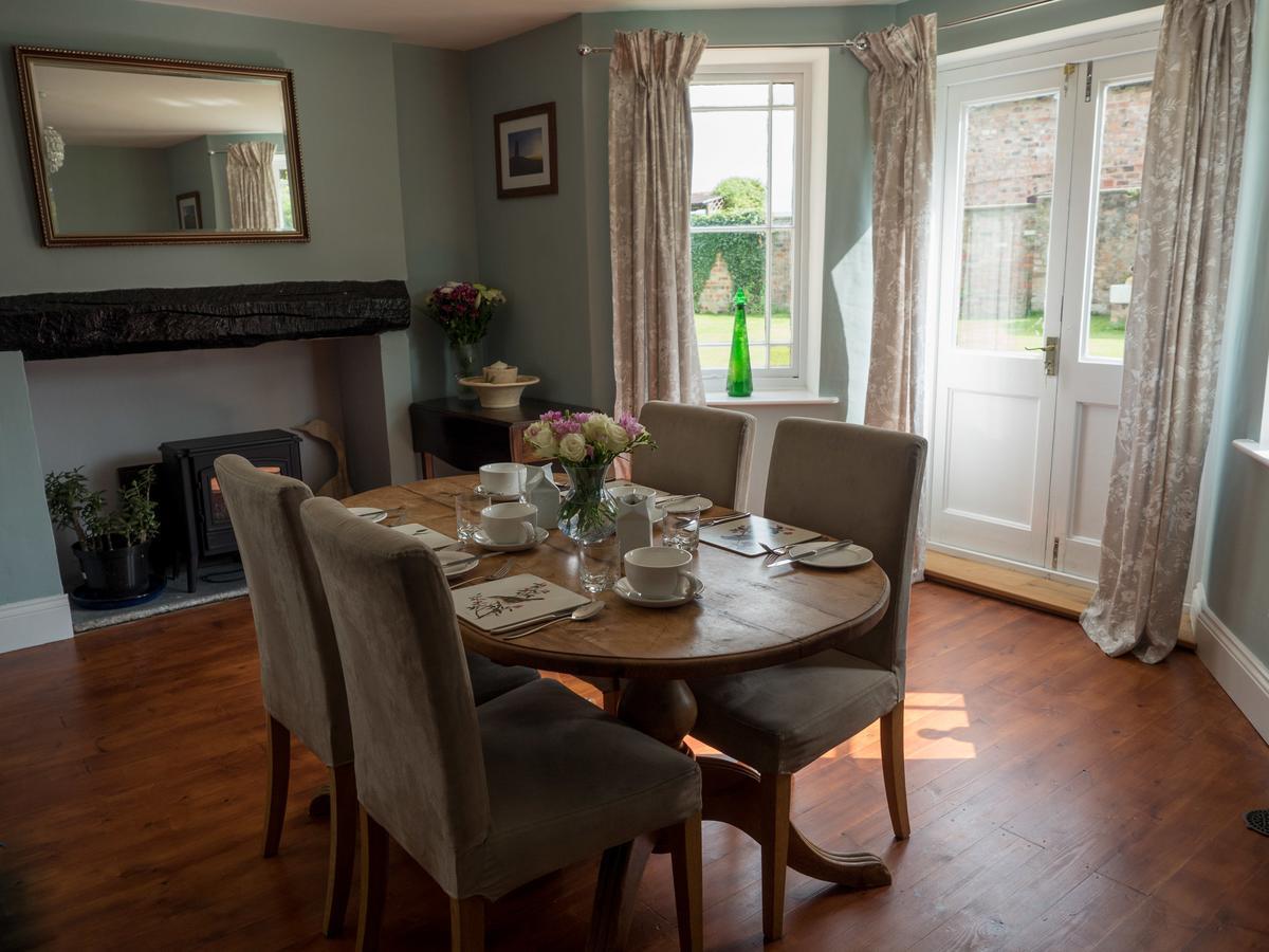 เชิร์ชเอนด์ ฟาร์ม เบด แอนด์ เบรกฟาสต์ Bed & Breakfast Slimbridge ภายนอก รูปภาพ