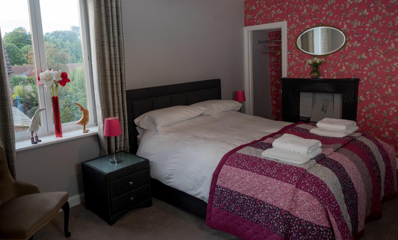 เชิร์ชเอนด์ ฟาร์ม เบด แอนด์ เบรกฟาสต์ Bed & Breakfast Slimbridge ภายนอก รูปภาพ