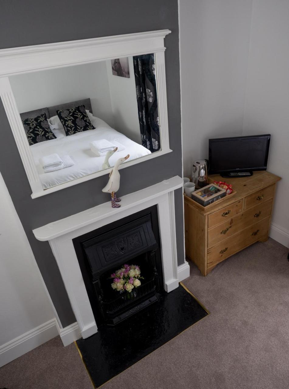 เชิร์ชเอนด์ ฟาร์ม เบด แอนด์ เบรกฟาสต์ Bed & Breakfast Slimbridge ภายนอก รูปภาพ