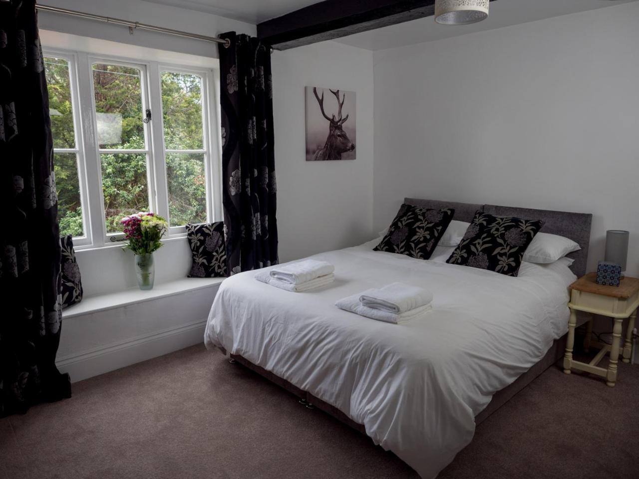 เชิร์ชเอนด์ ฟาร์ม เบด แอนด์ เบรกฟาสต์ Bed & Breakfast Slimbridge ภายนอก รูปภาพ