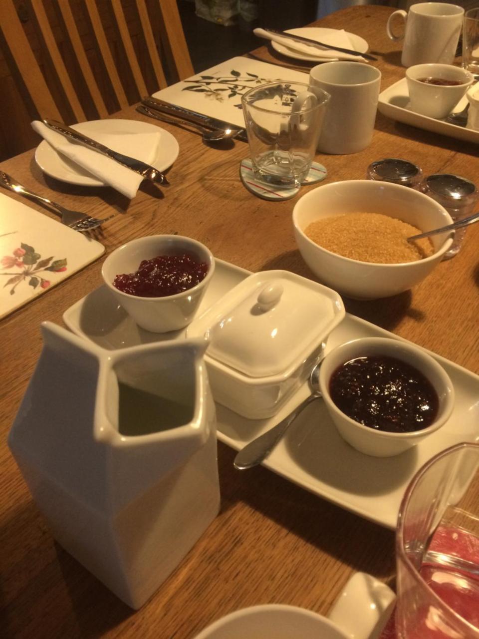 เชิร์ชเอนด์ ฟาร์ม เบด แอนด์ เบรกฟาสต์ Bed & Breakfast Slimbridge ภายนอก รูปภาพ