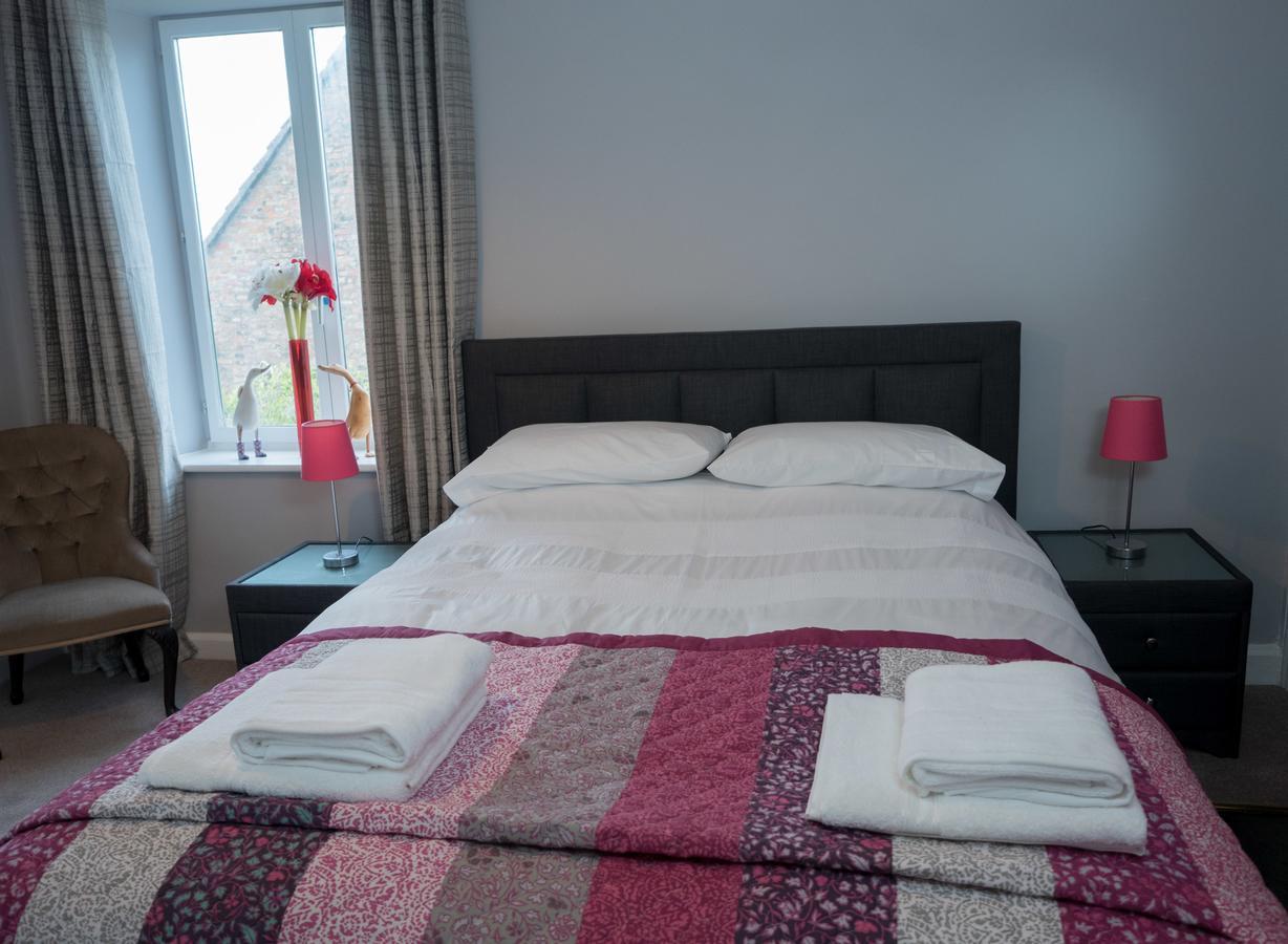 เชิร์ชเอนด์ ฟาร์ม เบด แอนด์ เบรกฟาสต์ Bed & Breakfast Slimbridge ภายนอก รูปภาพ