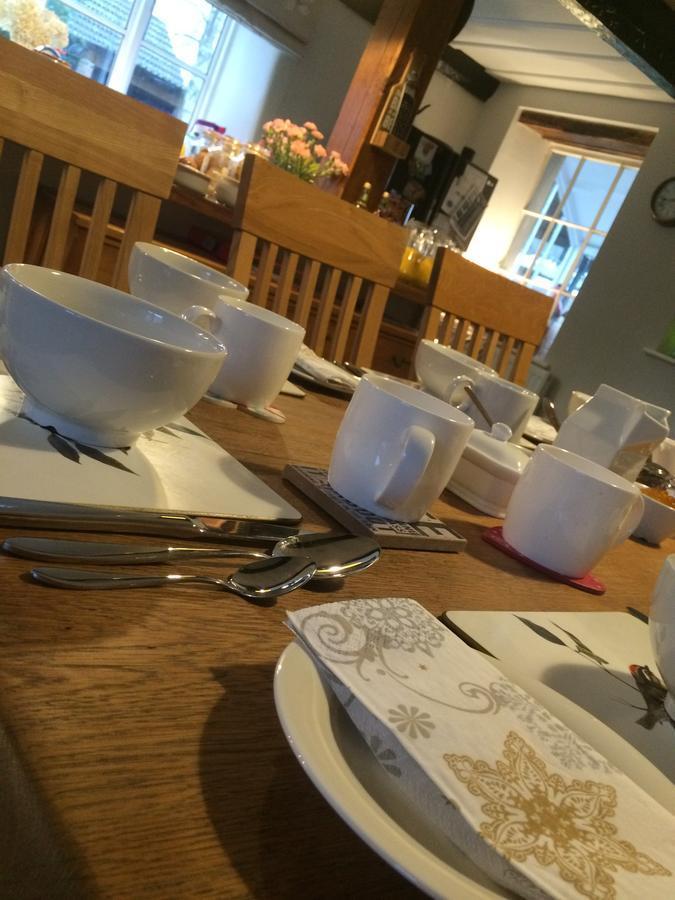 เชิร์ชเอนด์ ฟาร์ม เบด แอนด์ เบรกฟาสต์ Bed & Breakfast Slimbridge ภายนอก รูปภาพ
